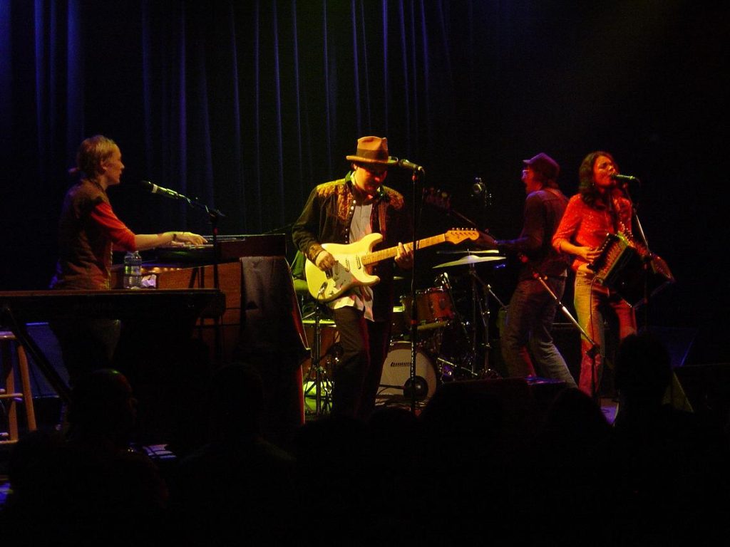 Donna the Buffalo Live Webcast (3/17/2005)