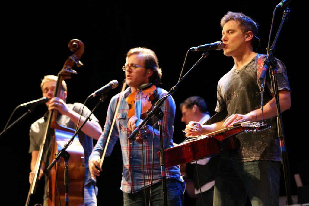 Infamous Stringdusters Announce Fall Silver Sky Tour