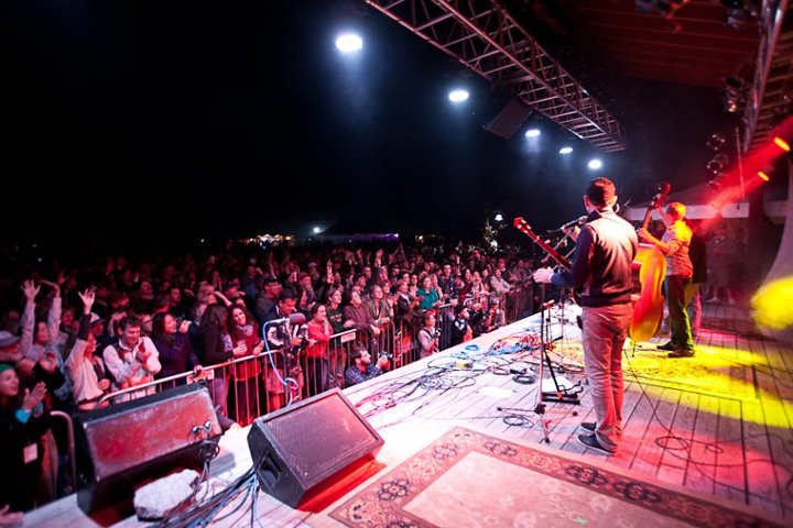 The Festy Experience Hosted by Infamous Stringdusters | Oct 5-7