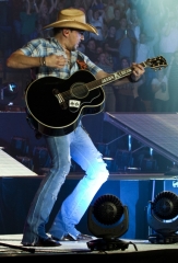 Jason Aldean Blows Through 2 More Stadium Sell Outs