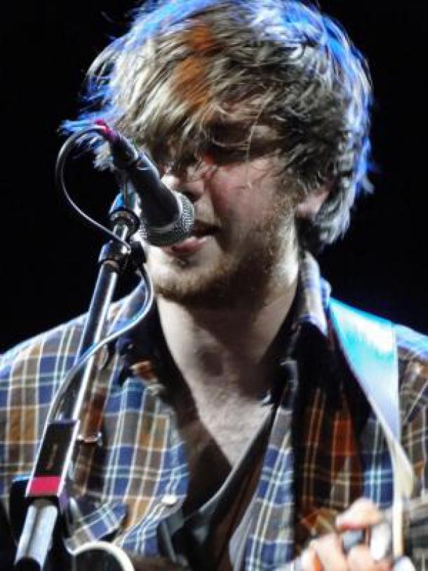 Bobby Long Celebrates Completion of Forthcoming 3rd Album