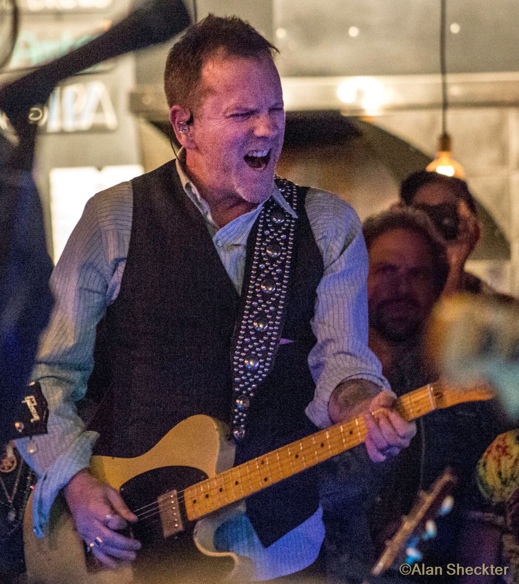 Keifer Sutherland | Terrapin Crossroads