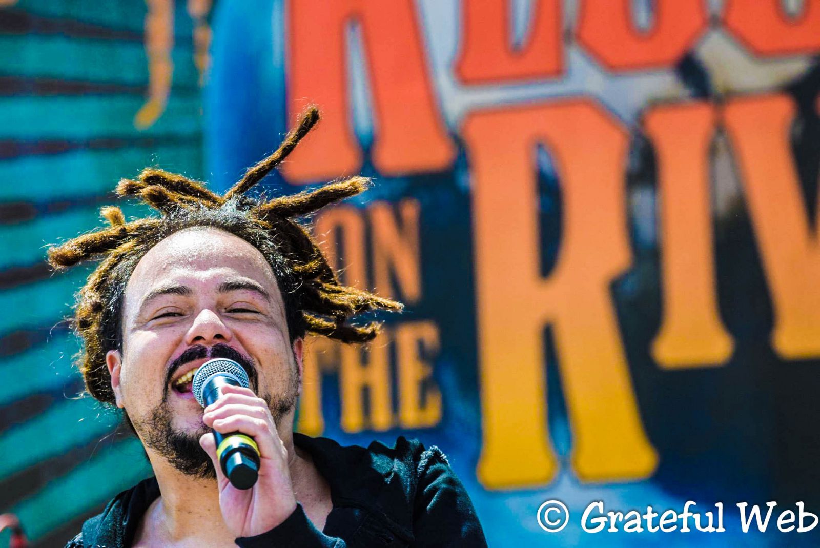 Itawe Correa, Locos Por Juana lead singer.