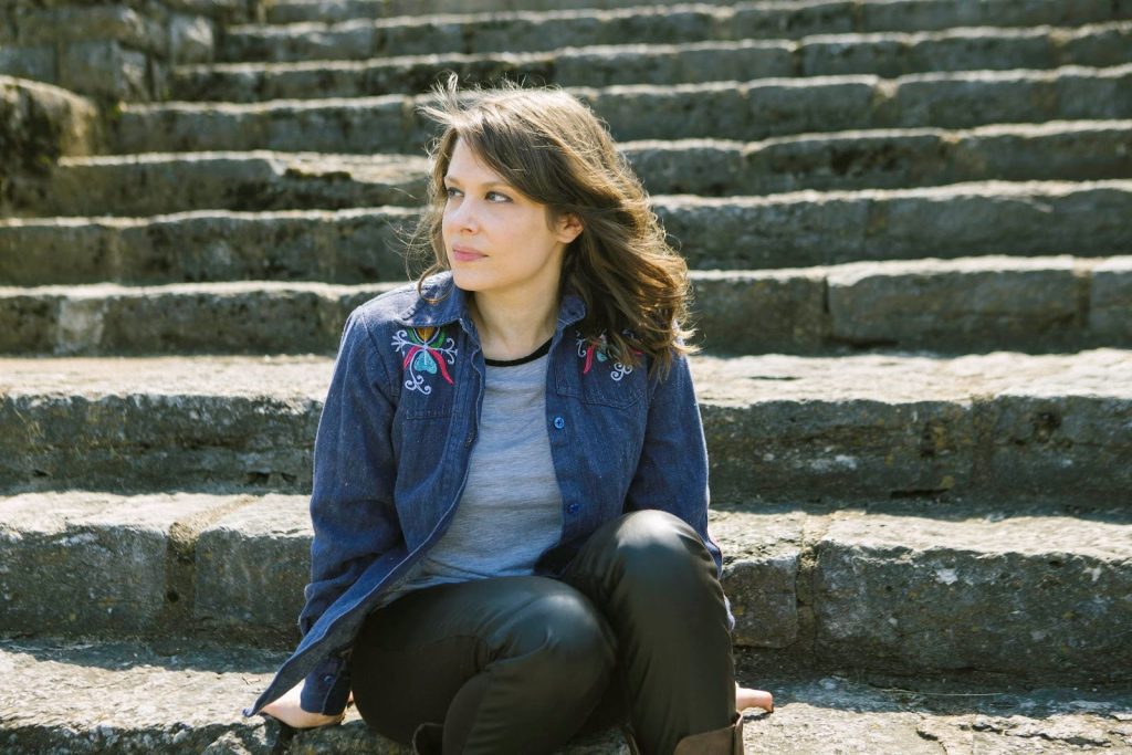 Becky Warren To Release Deluxe Album