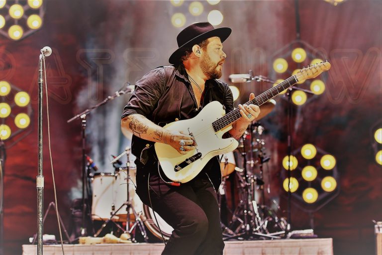 Nathaniel Rateliff debuts video for "All Or Nothing" today!