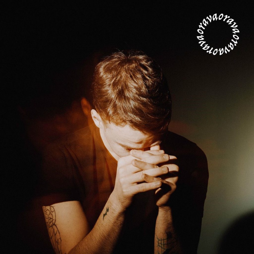 French singer-songwriter and multi-instrumentalist Orava releases his  debut album, ‘Behind The Wave’