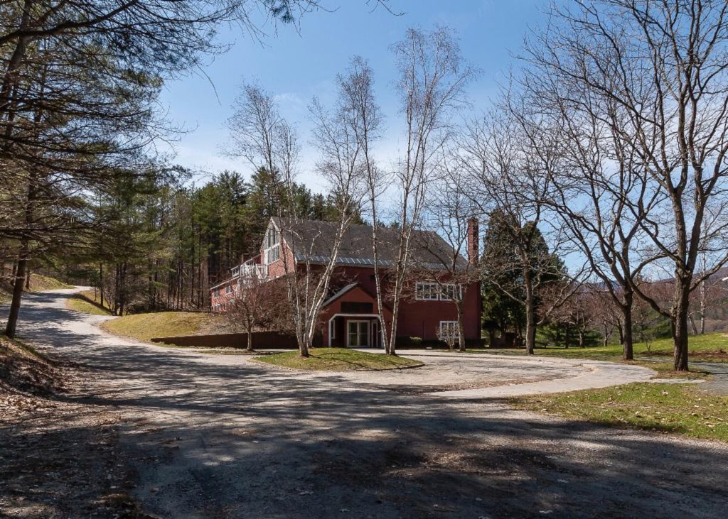 Trey Anastasio’s Divided Sky Foundation announces purchase of facility for Vermont treatment center