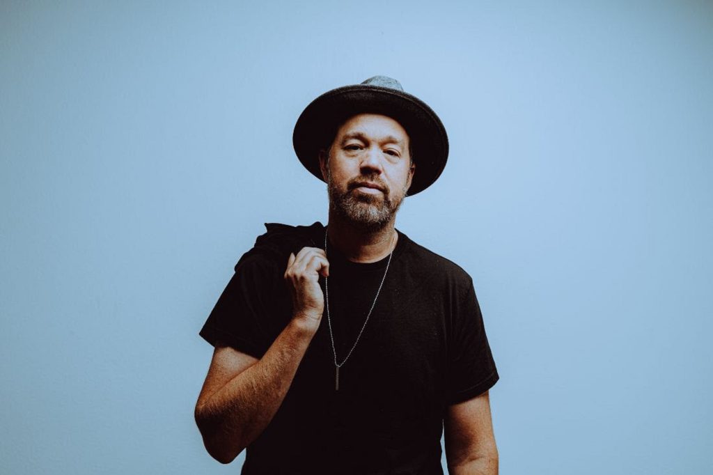 Eric Krasno Quips On Paparazzi, “People Who Love Gossip,” w/ New Single