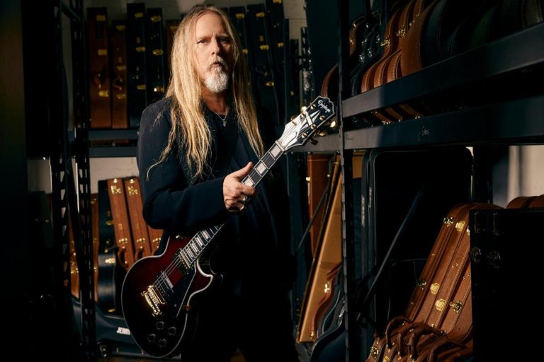 Jerry Cantrell Launches Debut Partnership With Epiphone For Two Stunning Guitars; U.S. "Brighten" Tour Underway Now