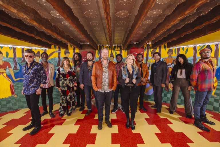 Tonight: Join Tedeschi Trucks for intimate chat + first look at new episode of 'I Am The Moon'