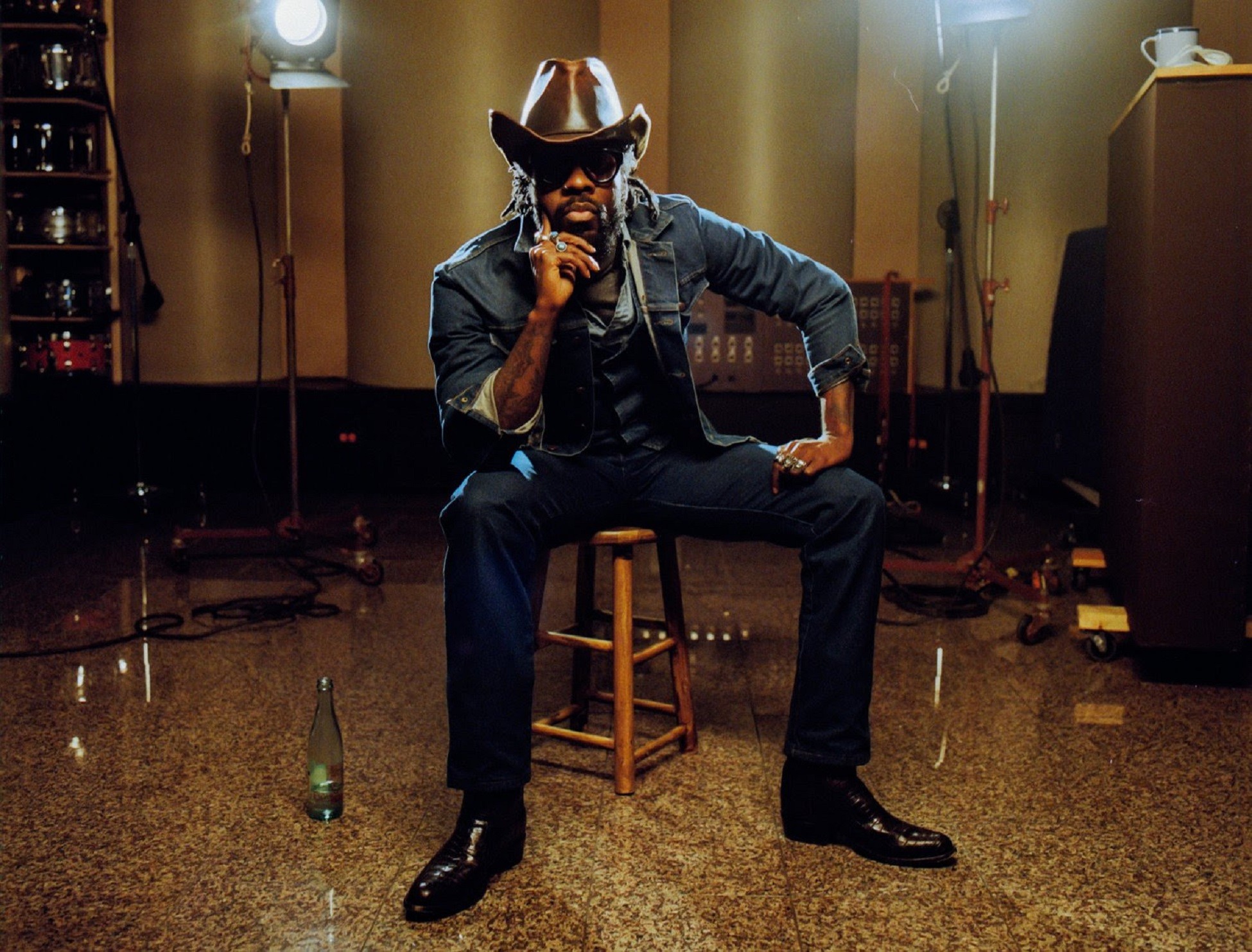 BOULEVARDS SHARES “PROBLEMS” MUSIC VIDEO FROM CRITICALLY ACCLAIMED ALBUM 'ELECTRIC COWBOY: BORN IN CAROLINA MUD'