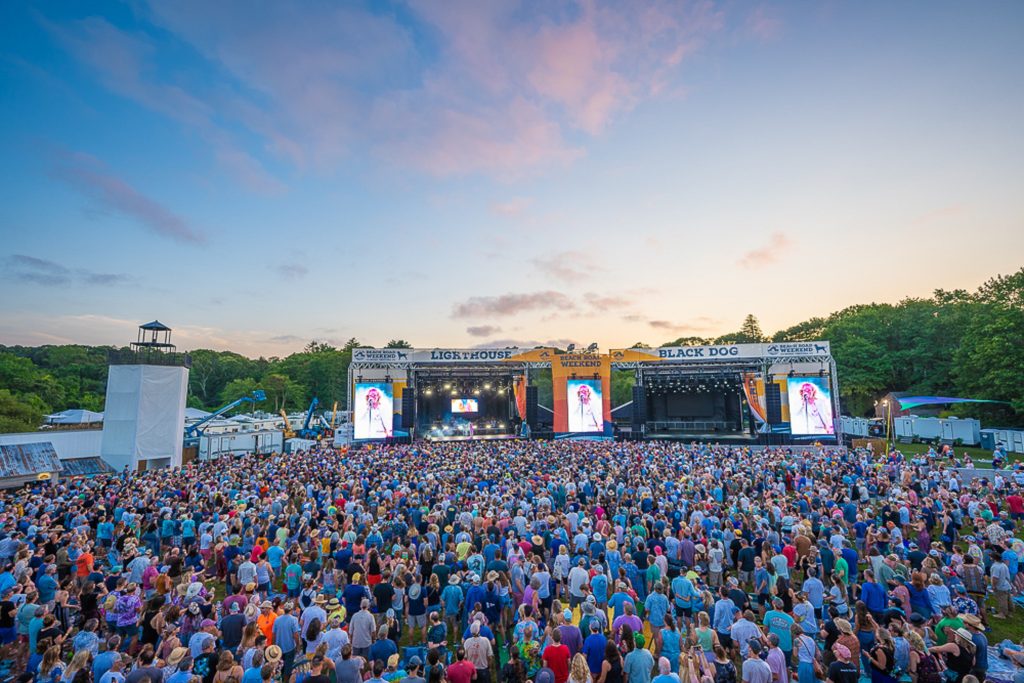 Mumford & Sons, Bon Iver, and Leon Bridges to Headline Beach Road Weekend 2023