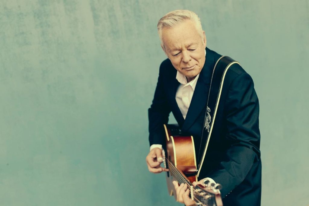 TOMMY EMMANUEL Releases “White Freight Liner Blues” Collab With Molly Tuttle