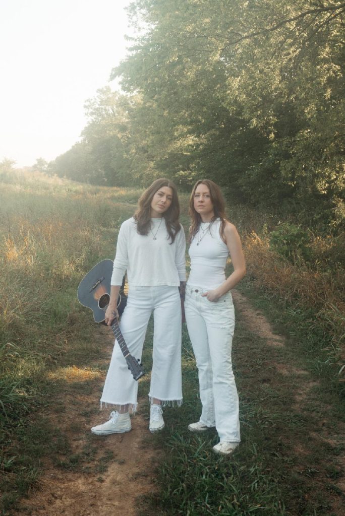 Larkin Poe share An Acoustic Companion EP; featuring stripped down fan favorites