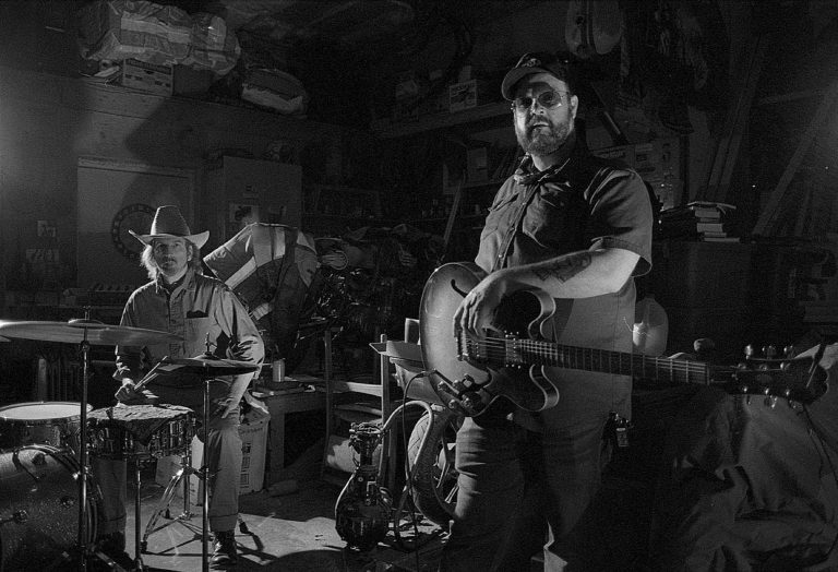 Mississippi-born Vancouver singer/guitarist ROBERT CONNELY FARR releases latest Delta blues opus Pandora Sessions