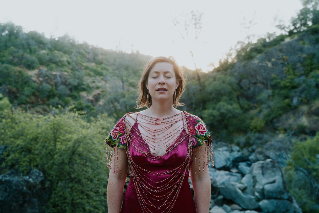 Elana Brody Announces the Release of New Album, The Garden, with Upcoming Tour Dates Across the U.S.