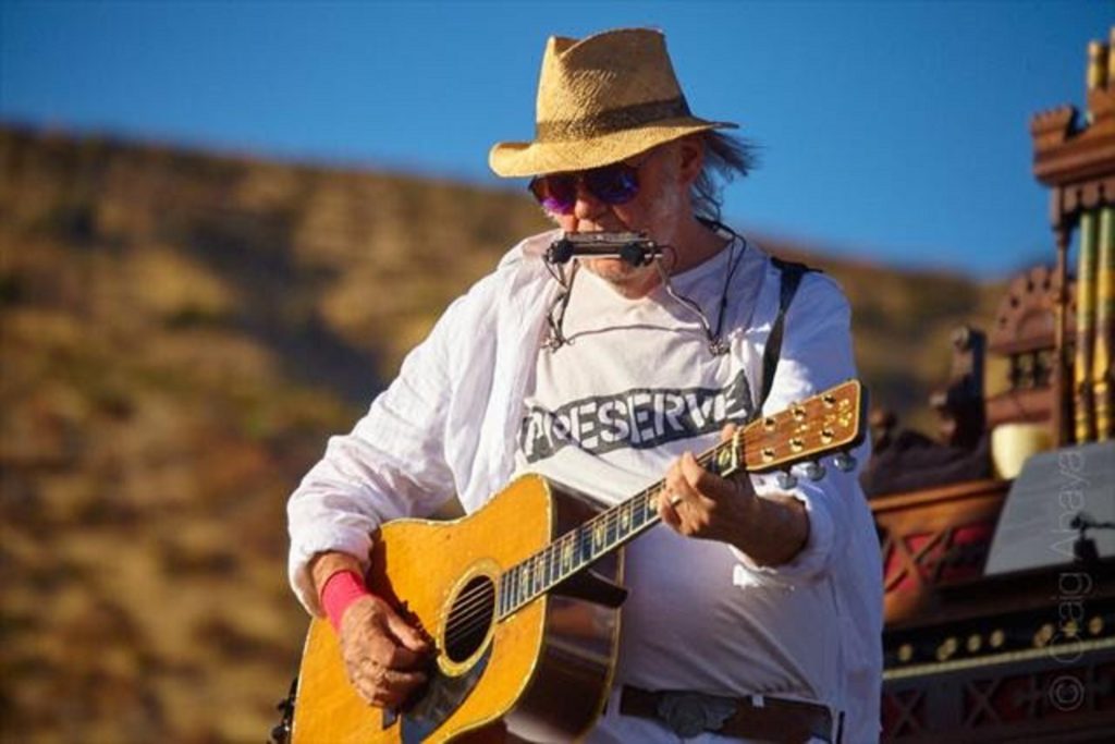 Neil Young to headline "Harvest Moon" Benefit Concert on October 5