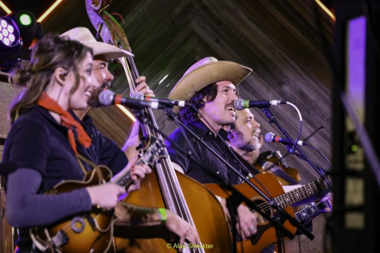 Brothers Comatose Offer Post-Thanksgiving ‘Pie for Breakfast’ and More