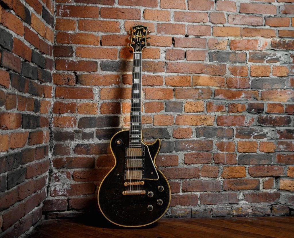 Gibson Custom Announces the Eric Clapton 1958 Les Paul Custom, An Artfully Recreated and Murphy Lab Aged Version of the Icon’s Versatile Les Paul Custom Guitar