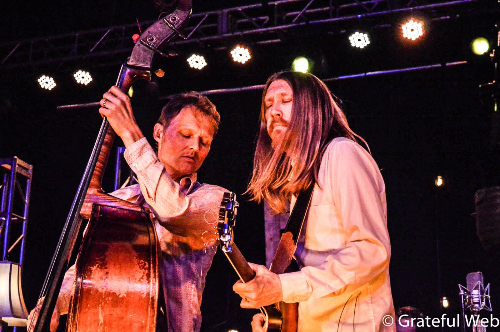 Chris and Oliver Wood | The Wood Brothers