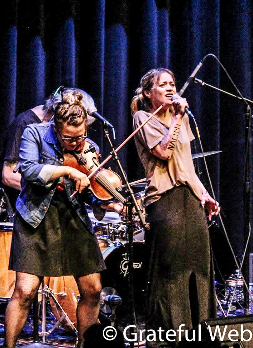 Sara Watkins & Fiona Apple