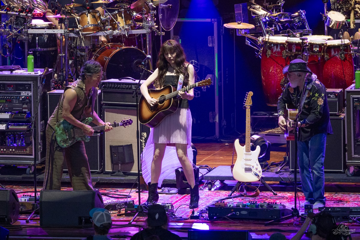 Molly Tuttle played with Michael Kang and Billy Nershi | All Good Now