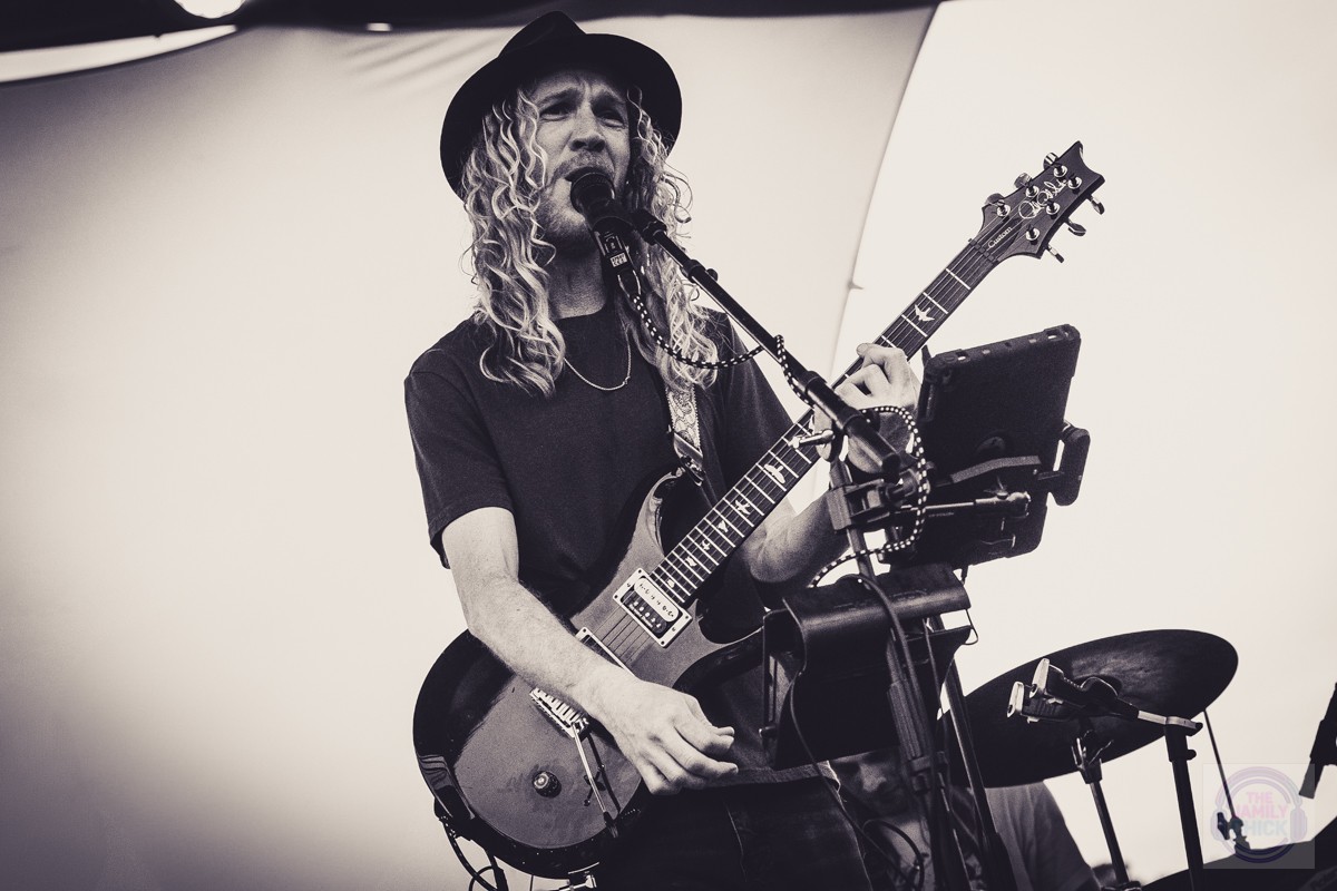 Guitarist Andrew Pickel | Dizgo