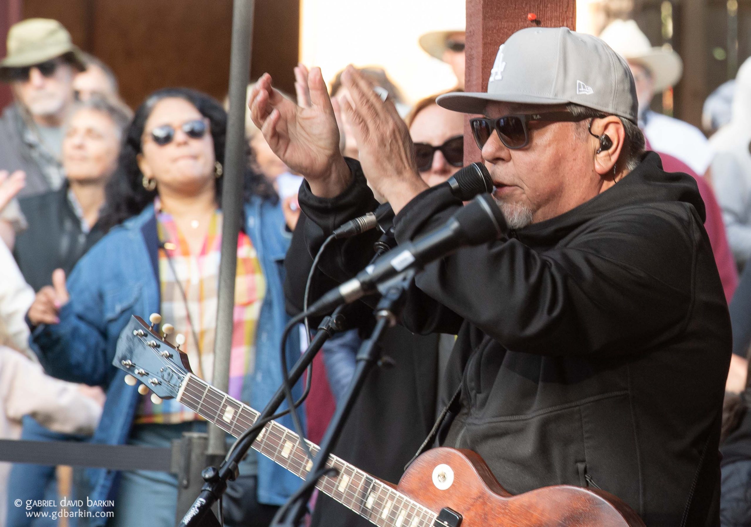 Cesar Rosas | Los Lobos