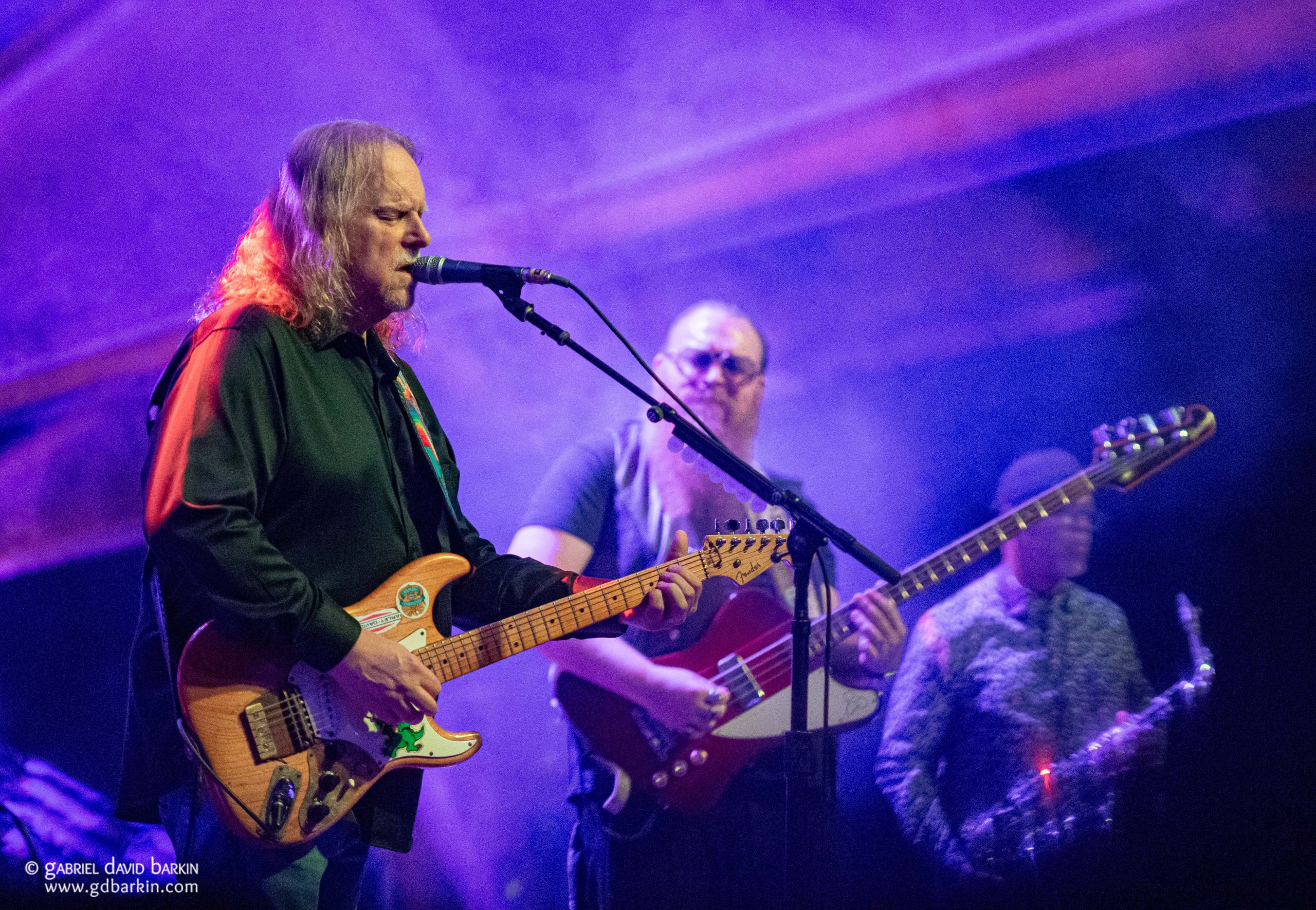 Warren Haynes playing “Alligator,” the guitar Graham Nash gifted to Jerry Garcia.