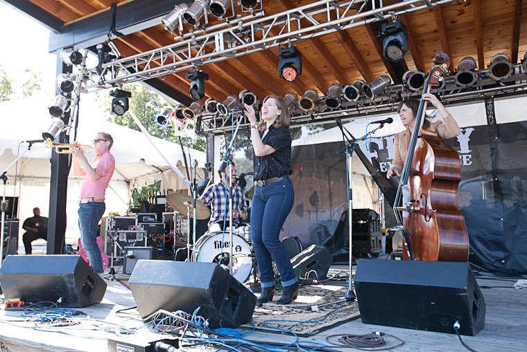 Lakeside Dive | The Festy Experience | photos by Gina Proulx