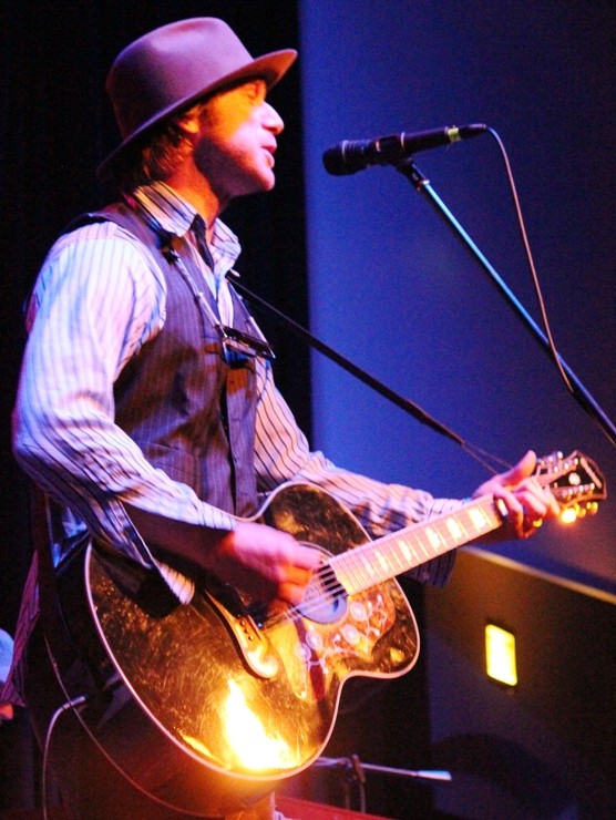 Todd Snider will play KinFolk