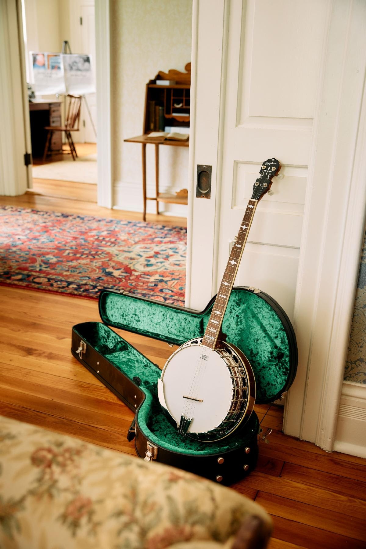 The Epiphone Mastertone Classic Banjo in Natural finish.