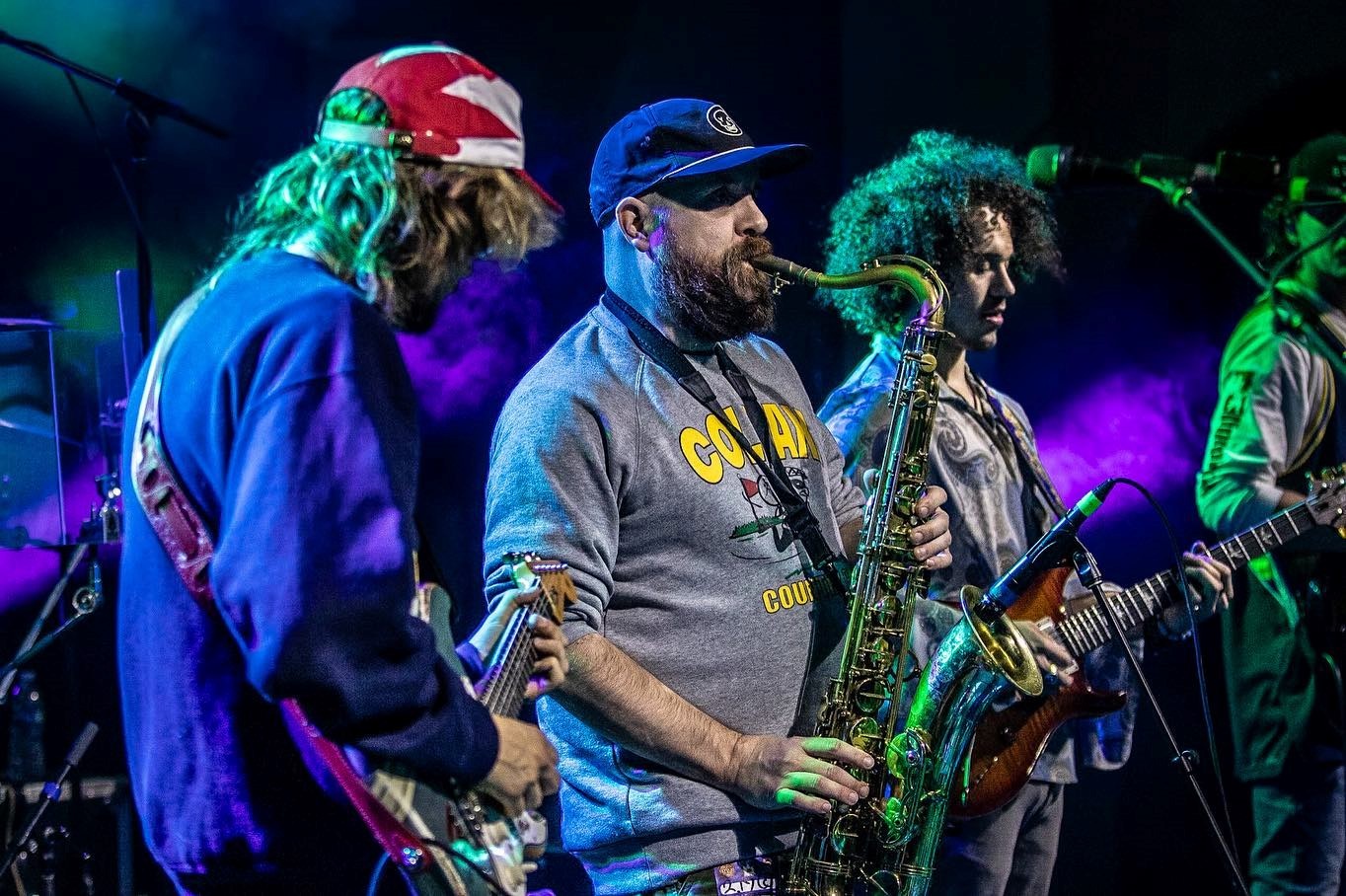 Nick Gerlach sitting in with the Dogs