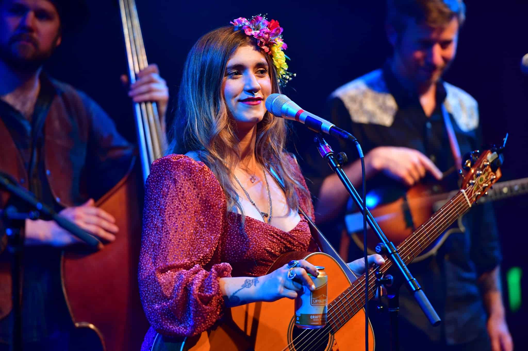 Sierra Ferrell enjoying an Upslope at the Fox Theatre (2021) - photo by moran