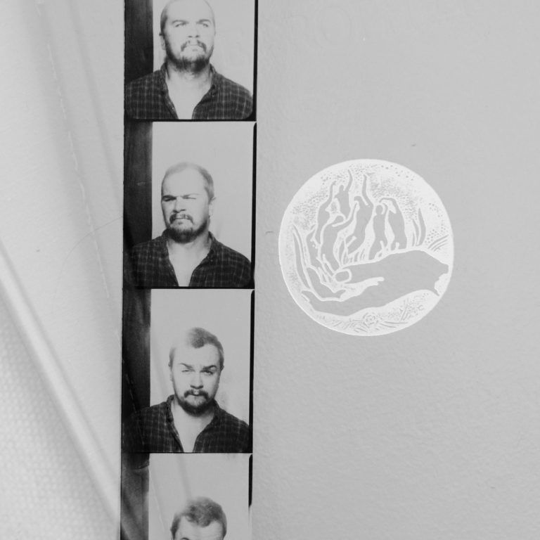 TOMMY PRINE SHARES REFLECTIVE NEW SINGLE “STANDING IN THE MIDDLE” OFF FORTHCOMING EP LOVE CIRCLE, OUT AUGUST 20TH