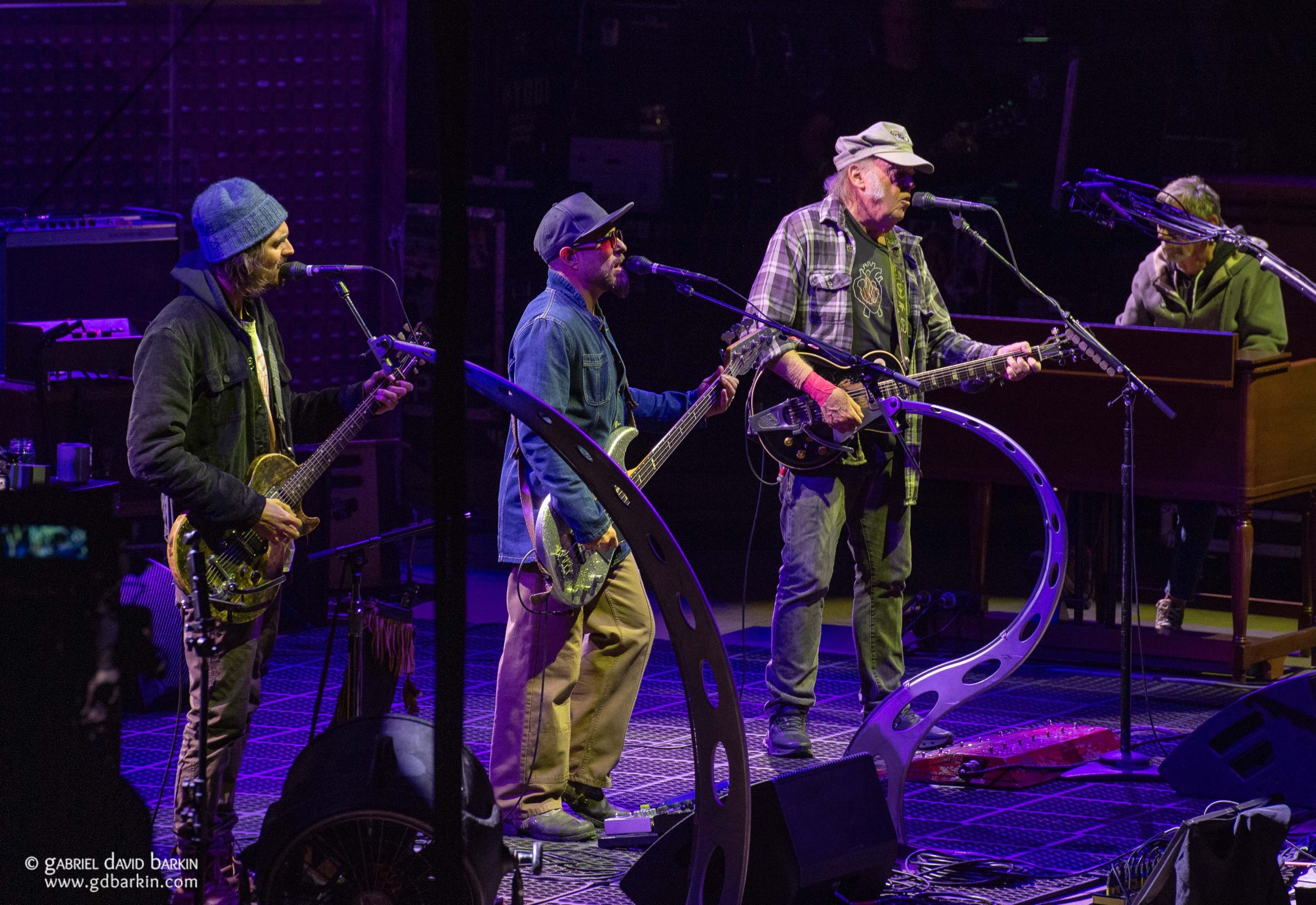 Neil Young & The Chrome Hearts