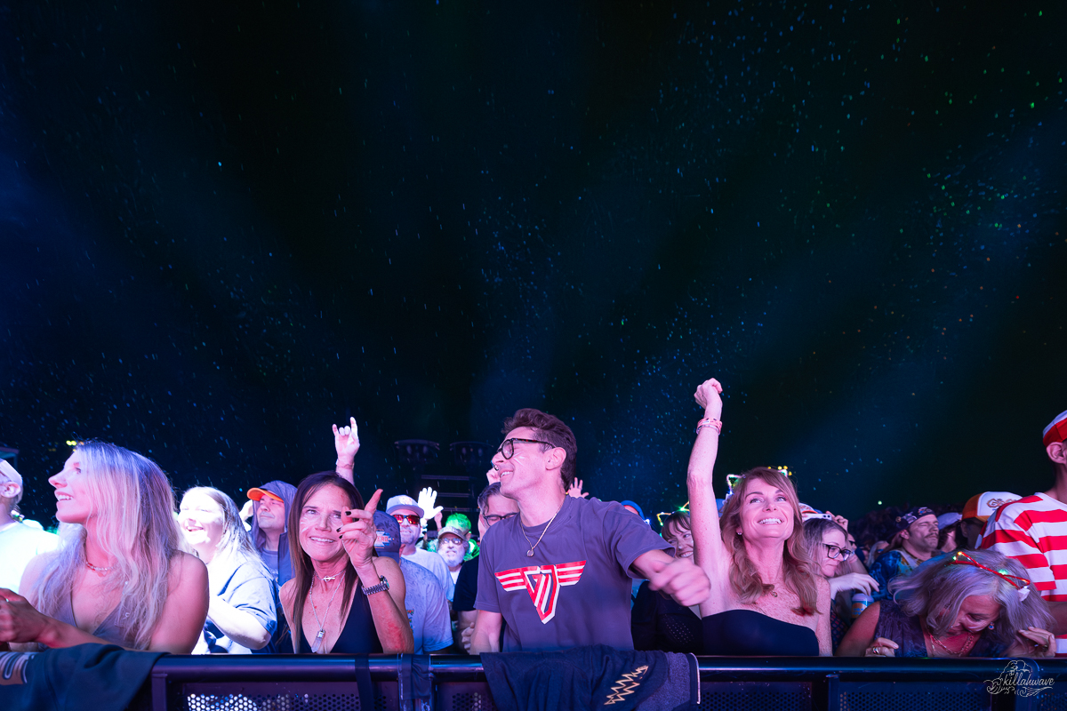 The fans loved the rain | Goose