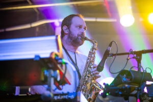 Squeaky Feet | Brooklyn Monarch | Photographer Jamie Huenefeld - Grateful Web Squeaky Feet | Brooklyn Monarch | Photographer Jamie Huenefeld