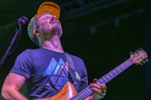 Papadosio Give Heartfelt Farewell to Fans During Final Concert Before Hiatus