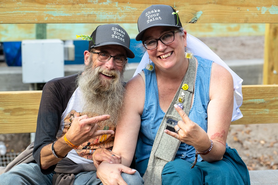 ©LibbyGamble_honeymooners_SRR2025_web-98898 - Grateful Web