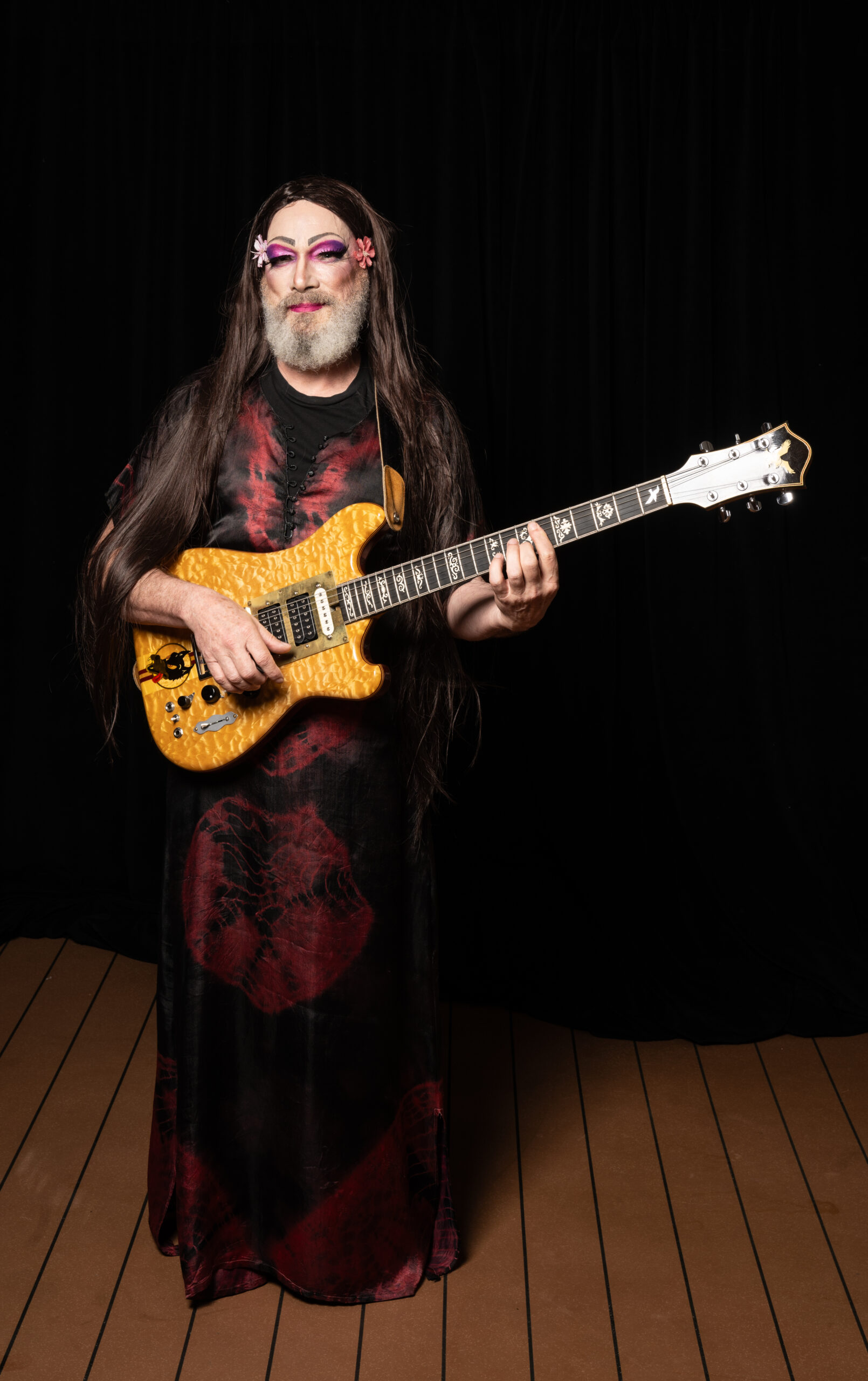 Steve Kimock sitting in with Bertha: Grateful Drag - Grateful Web Steve Kimock sporting Donna Jean Godchaux's Kaftan from Egypt '78 | Photo by Michael Weintrob