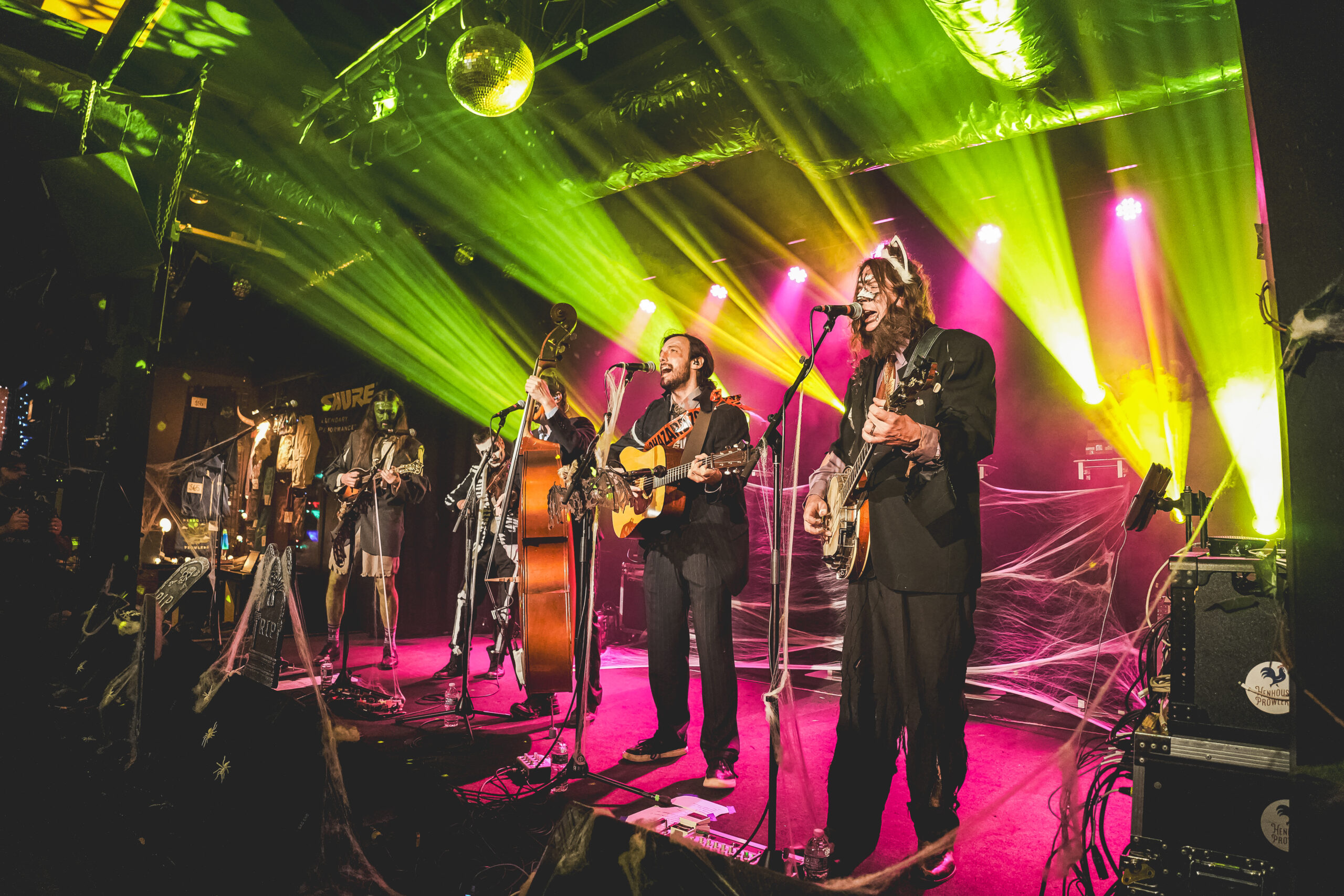 Prowlers in the Graveyard – The Henhouse Prowlers Pack Martyrs For Three Days Over Halloween Weekend 2025