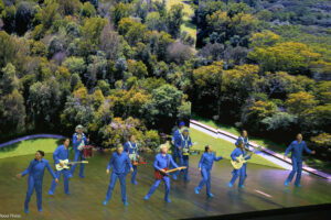 David Byrne Turns the Dolby Theatre Into a Joyful, Surreal Playground