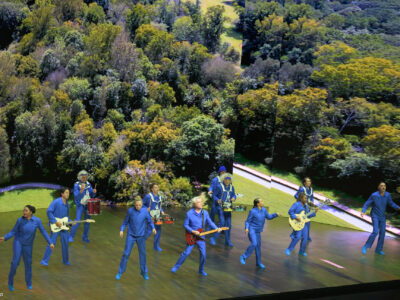 David Byrne Turns the Dolby Theatre Into a Joyful, Surreal Playground
