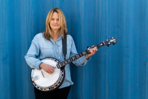 Banjoist Alison Brown Launches “Pick Like a Girl”
