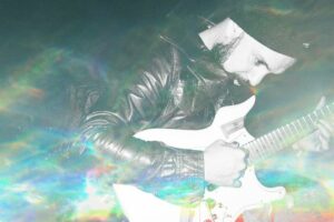 Tom Hamilton announces debut solo album, first single ‘Don’t Give Up On Me’ out now