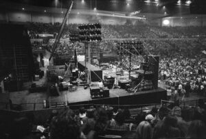 19 - Storm Thorgerson Pg28 SM13 WYWH P106 FR12A - Grateful Web