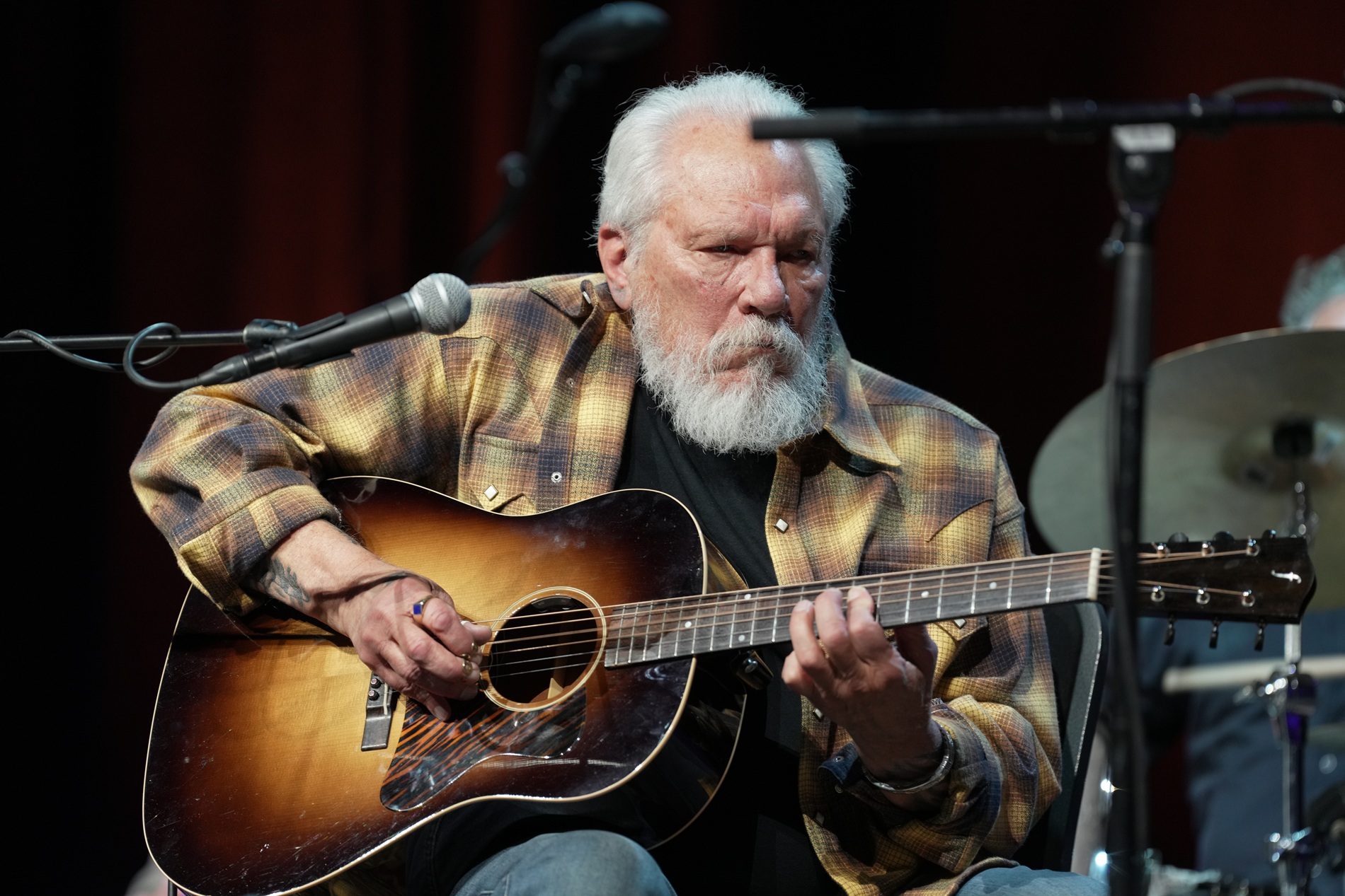 A7R01038 - Grateful Web